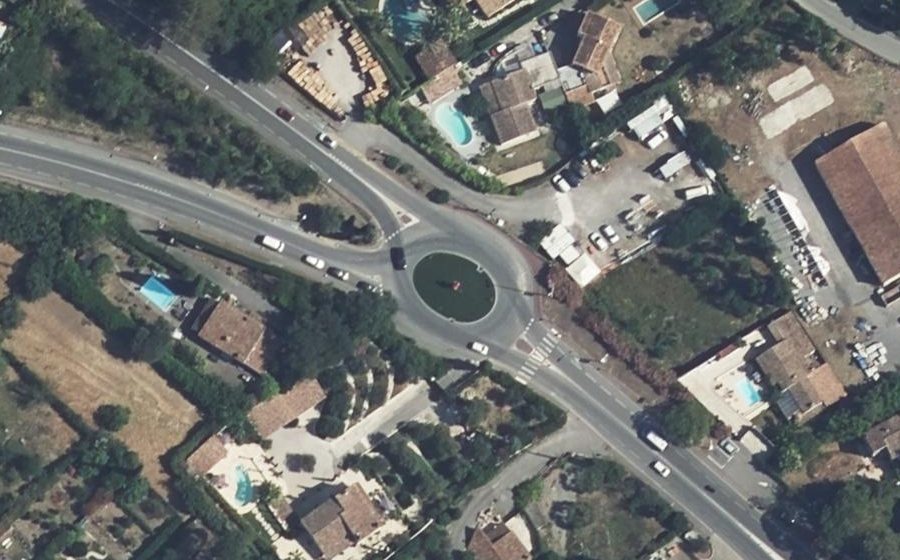 Vue aérienne du Rond-point anonyme n°5024164