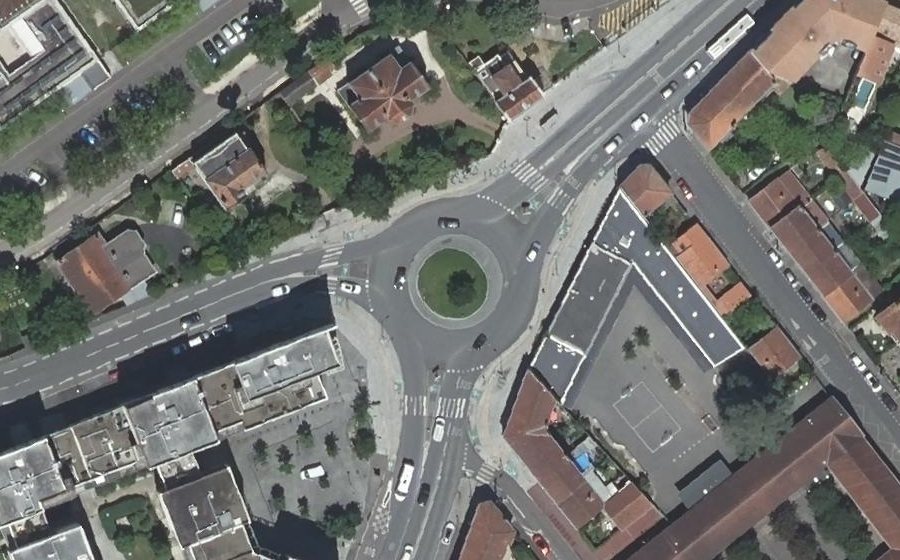 Vue aérienne du Rond-point anonyme n°50257642