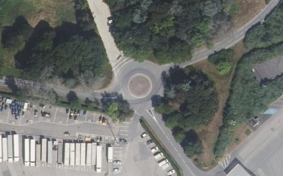 Vue aérienne du Rond-point anonyme n°502619523