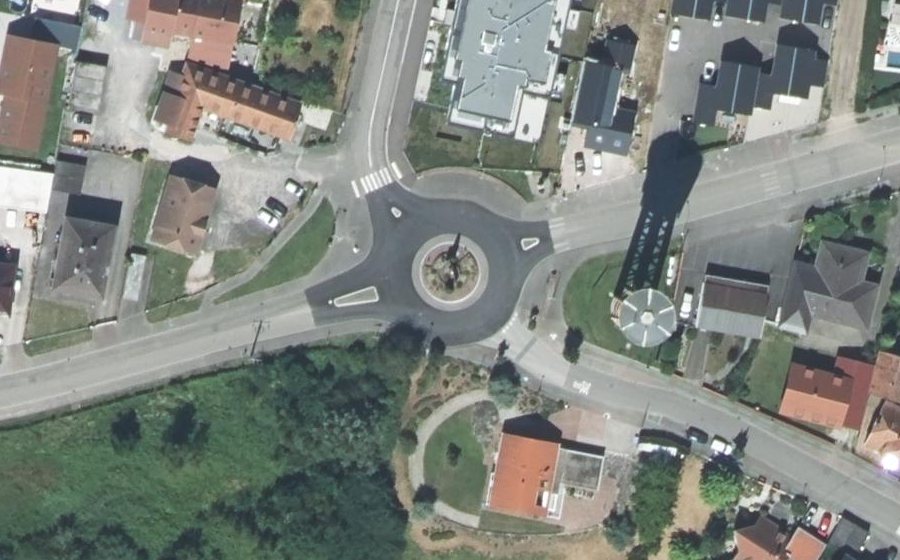 Vue aérienne du Rond-point anonyme n°5026973