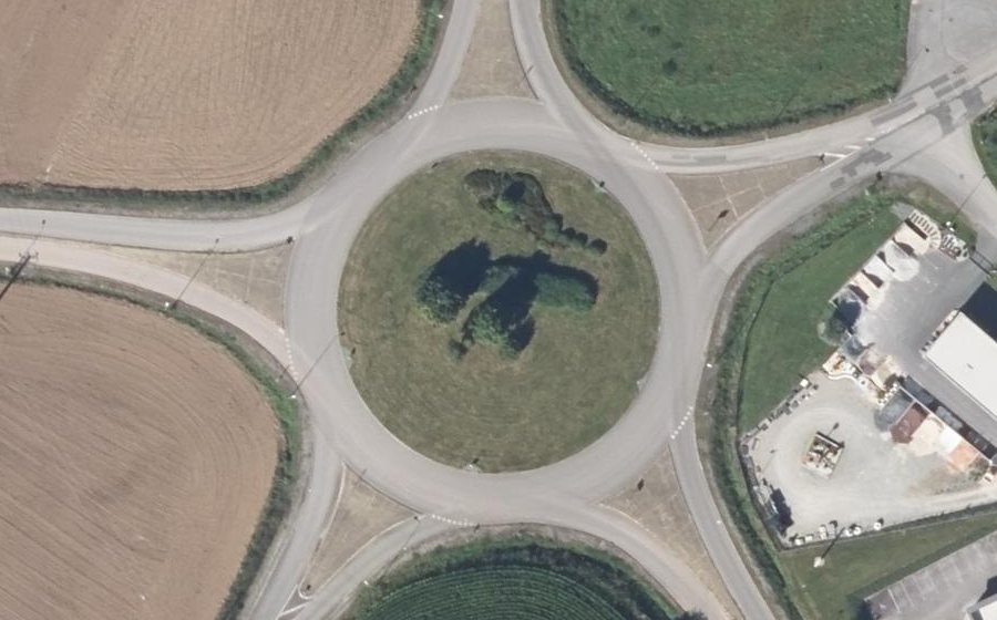 Vue aérienne du Rond-point anonyme n°50280226