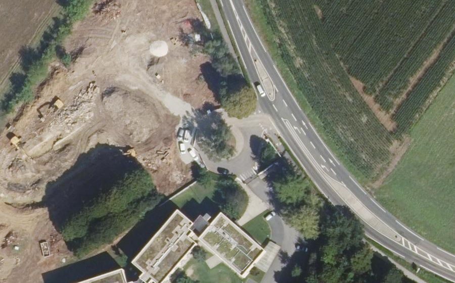 Vue aérienne du Rond-point anonyme n°502979368