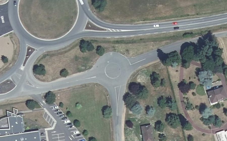 Vue aérienne du Rond-point anonyme n°50305762