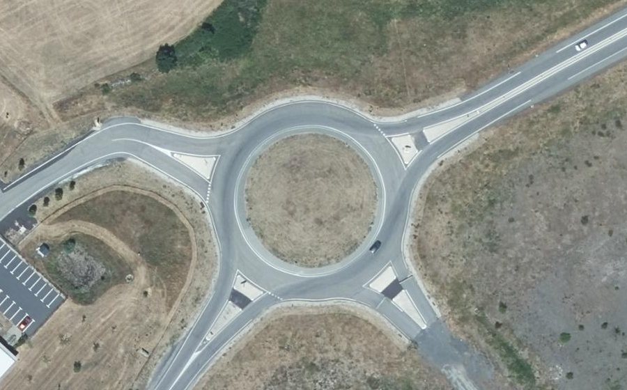 Vue aérienne du Rond-point anonyme n°503075517