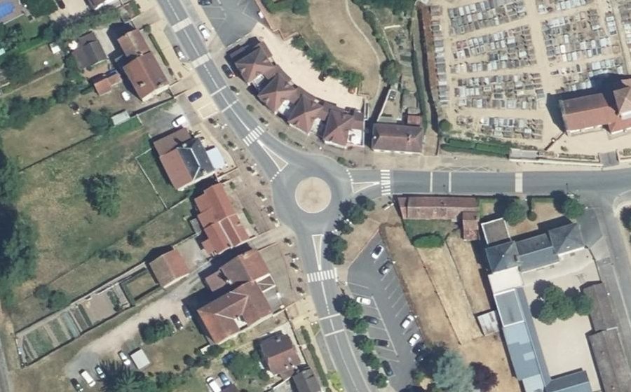 Vue aérienne du Rond-point anonyme n°50311994