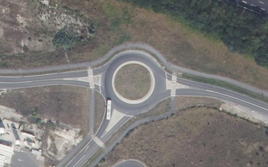 Vue aérienne du Rond-point anonyme n°503172216