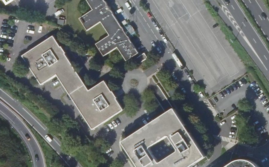 Vue aérienne du Rond-point anonyme n°503242579