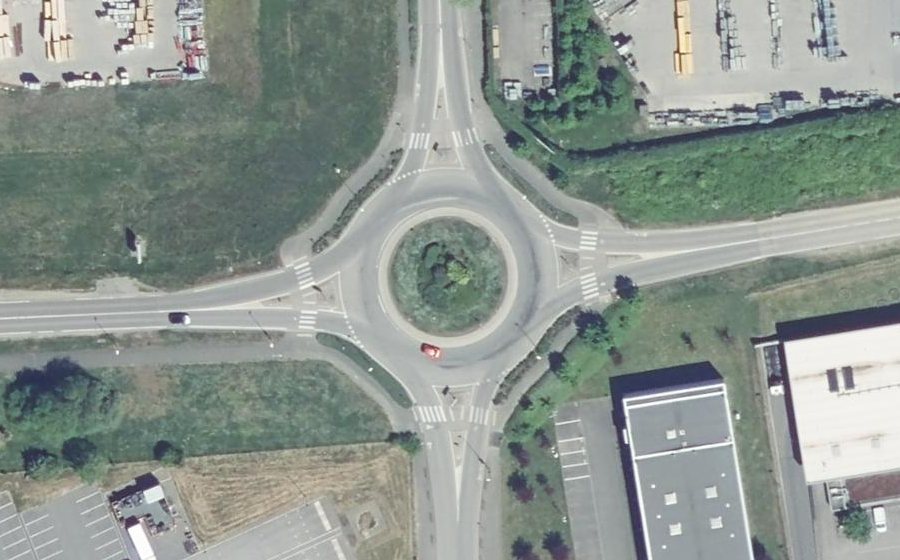 Vue aérienne du Rond-point anonyme n°50340060