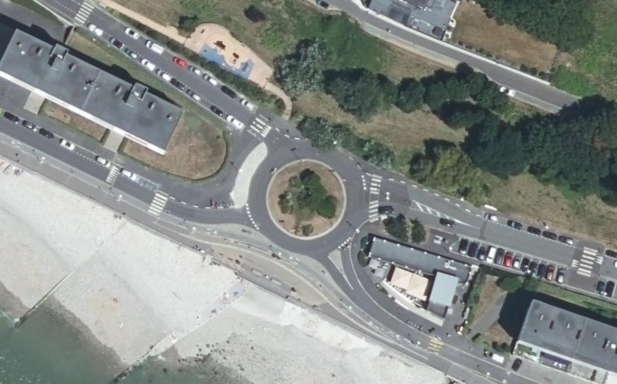 Vue aérienne du Rond-point anonyme n°50373893
