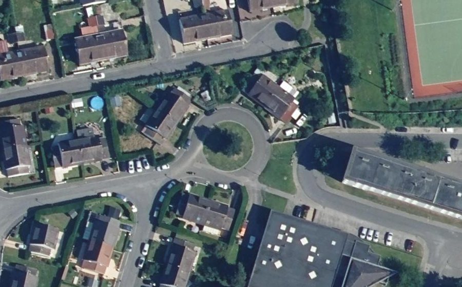 Vue aérienne du Rond-point anonyme n°50376458