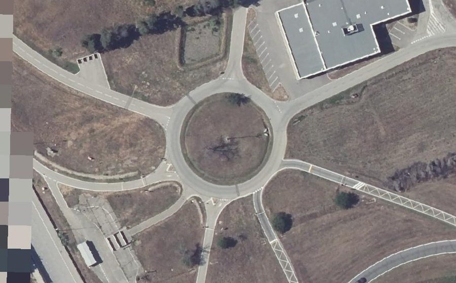 Vue aérienne du Rond-point anonyme n°50403208