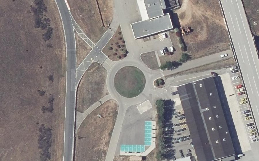 Vue aérienne du Rond-point anonyme n°50403209