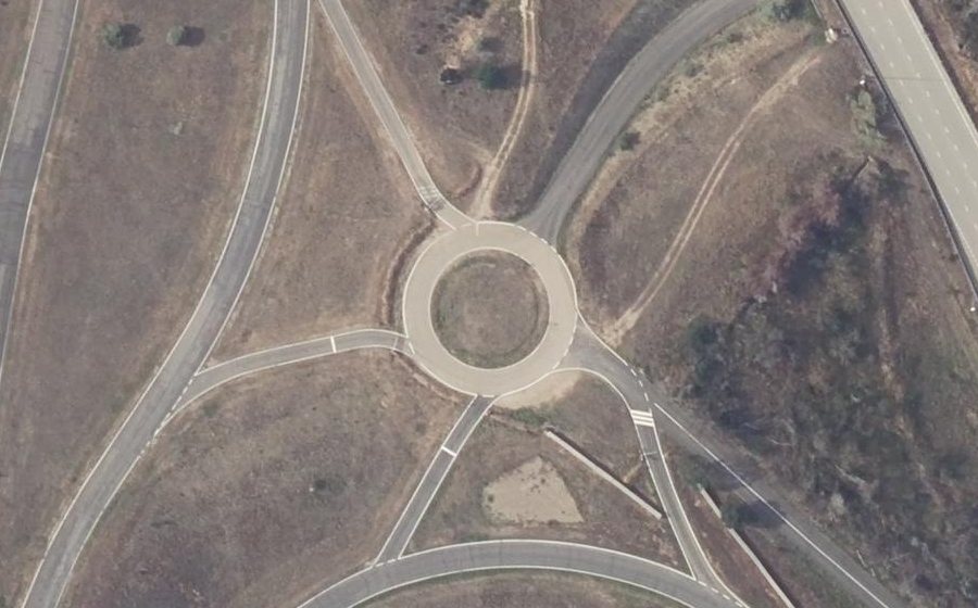 Vue aérienne du Rond-point anonyme n°50403234