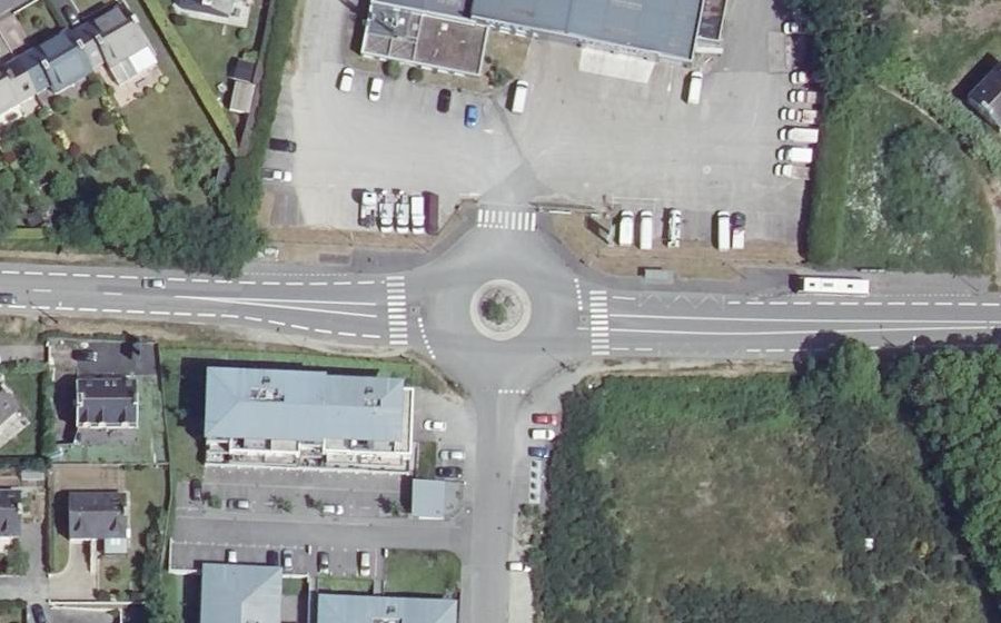 Vue aérienne du Rond-point anonyme n°504289033
