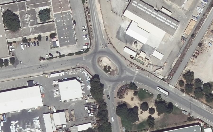 Vue aérienne du Rond-point anonyme n°50437222