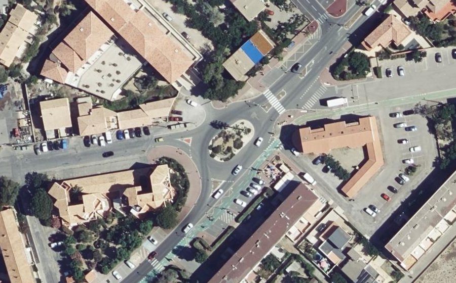 Vue aérienne du Rond-point anonyme n°50462305
