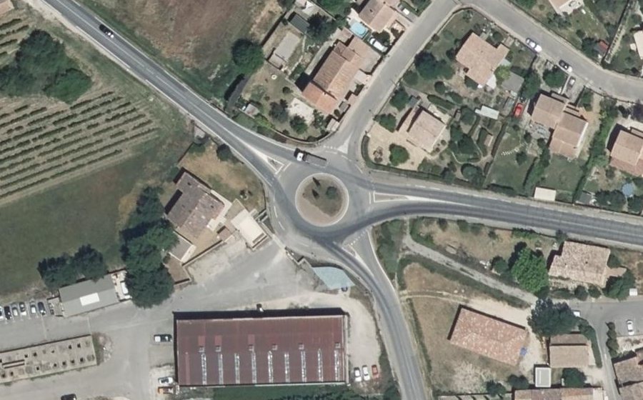 Vue aérienne du Rond-point anonyme n°5052414