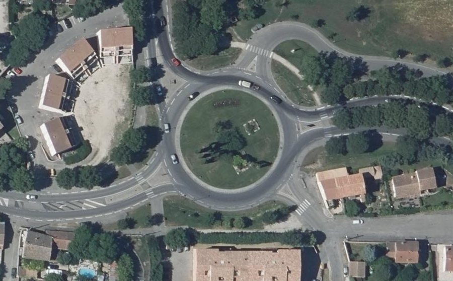 Vue aérienne du Rond-point anonyme n°5053136