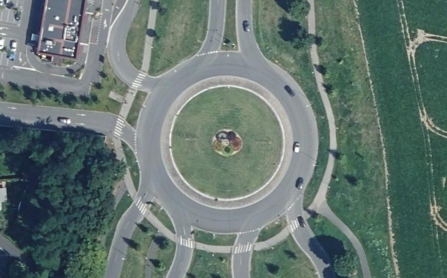 Vue aérienne du Rond-point anonyme n°505315770
