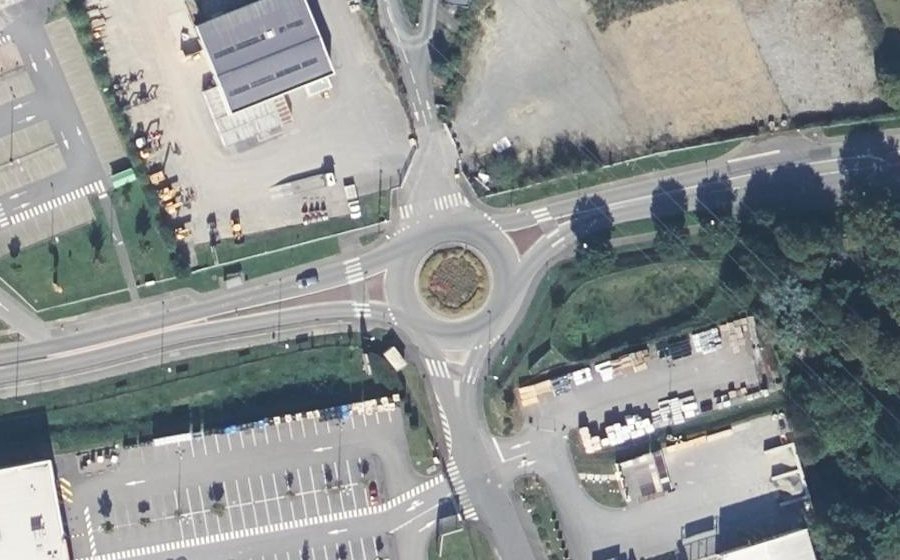 Vue aérienne du Rond-point anonyme n°5053684