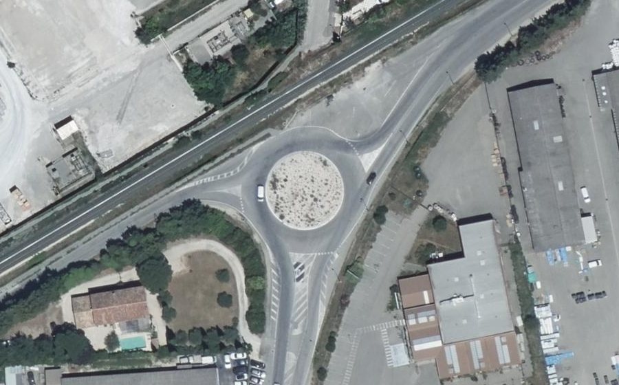 Vue aérienne du Rond-point anonyme n°5053989