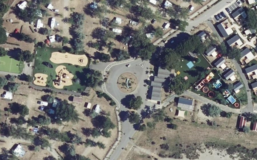 Vue aérienne du Rond-point anonyme n°50554678