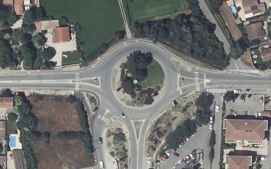 Vue aérienne du Rond-point anonyme n°5057753
