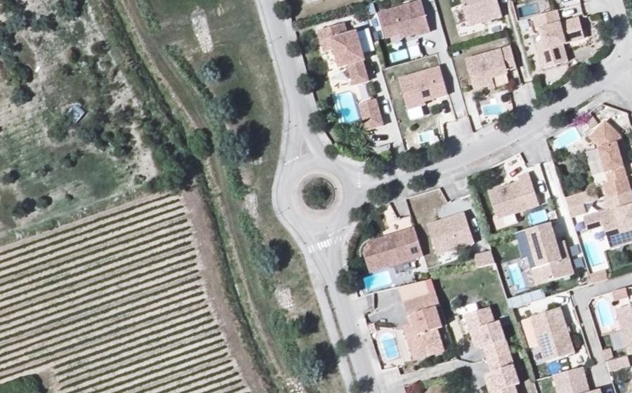 Vue aérienne du Rond-point anonyme n°50578577