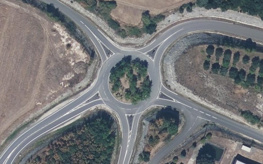 Vue aérienne du Rond-point anonyme n°50588859