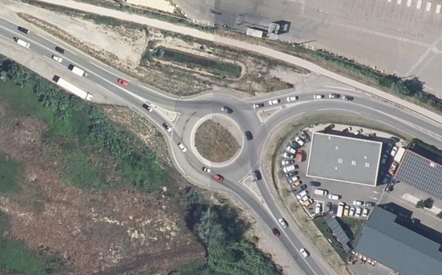 Vue aérienne du Rond-point anonyme n°506025298