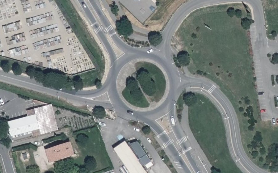 Vue aérienne du Rond-point anonyme n°5060630
