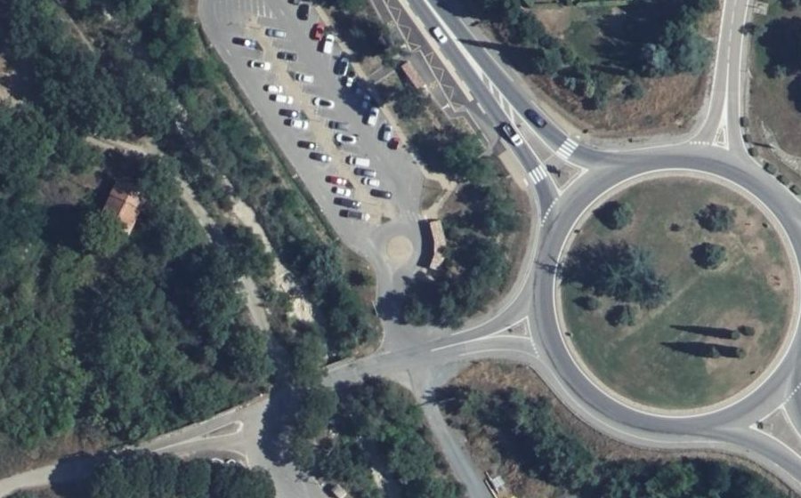 Vue aérienne du Rond-point anonyme n°506382875