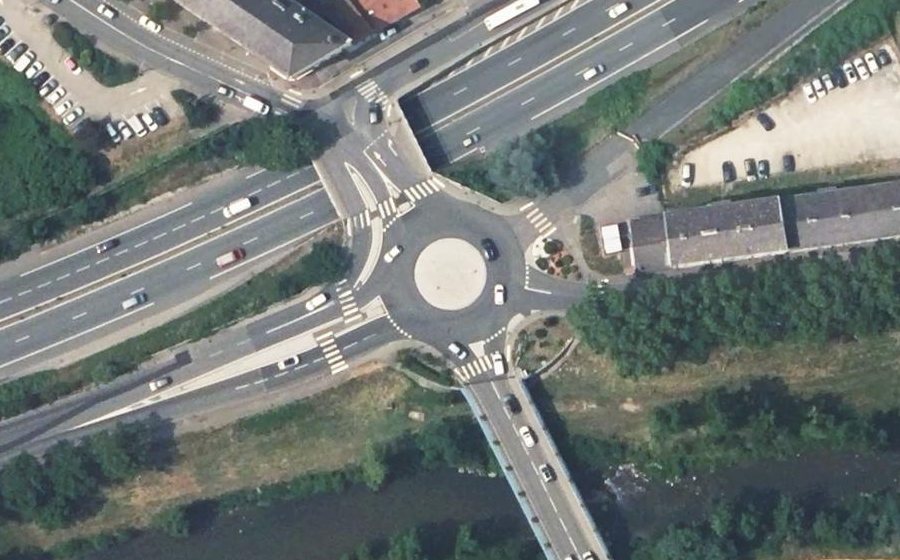 Vue aérienne du Rond-point anonyme n°50639096