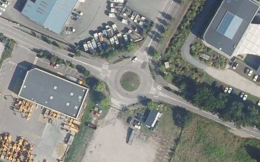 Vue aérienne du Rond-point anonyme n°506419500