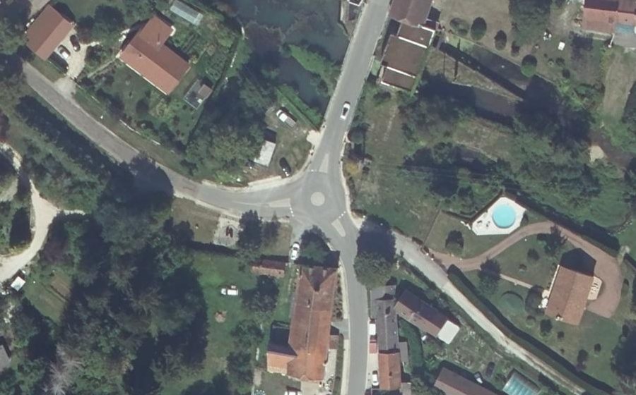 Vue aérienne du Rond-point anonyme n°506541227