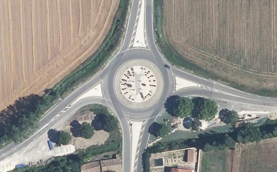 Vue aérienne du Rond-point anonyme n°5065875