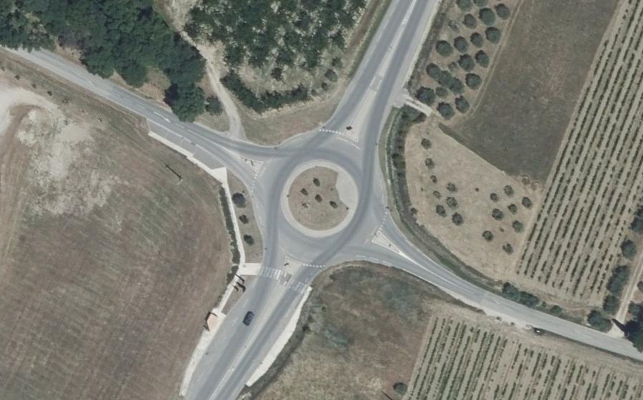 Vue aérienne du Rond-point anonyme n°506686923
