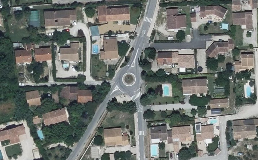 Vue aérienne du Rond-Point de la Croix des Blanques