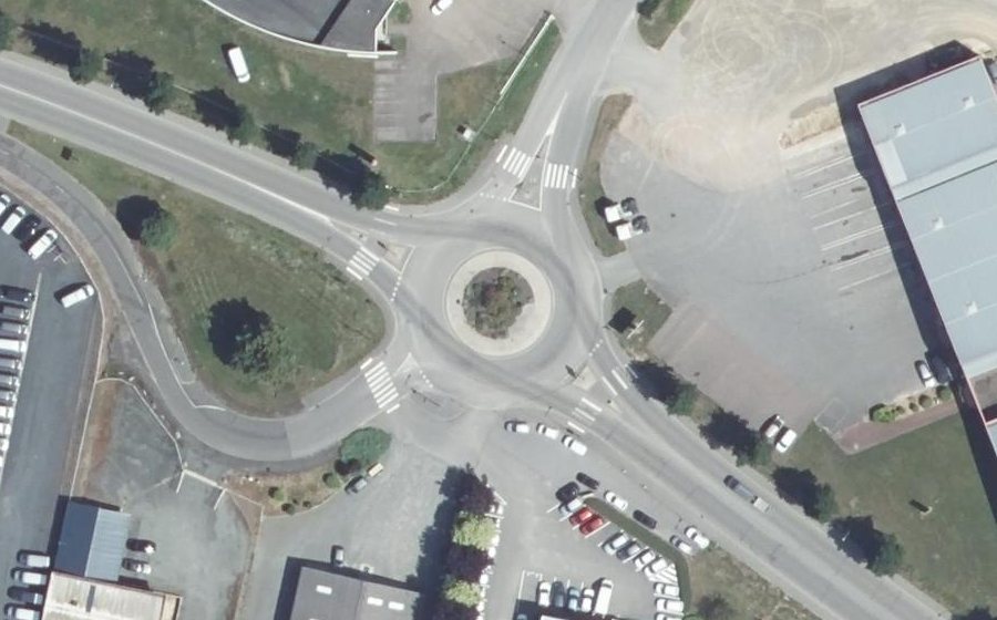 Vue aérienne du Rond-point anonyme n°506738238