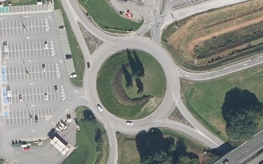 Vue aérienne du Rond-point anonyme n°5068968