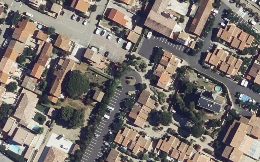 Vue aérienne du Rond-point anonyme n°50725972