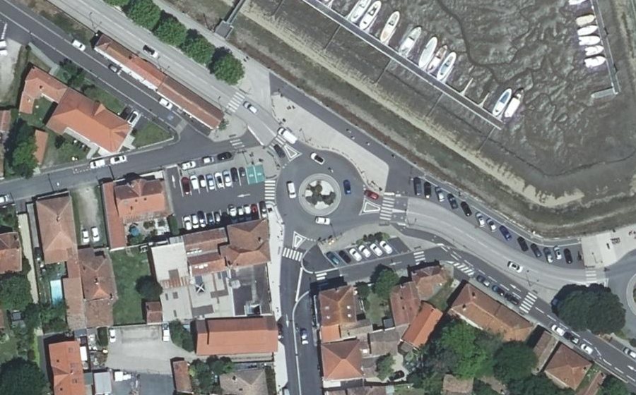 Vue aérienne du Rond-point anonyme n°507362104
