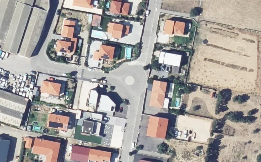 Vue aérienne du Rond-point anonyme n°507481988