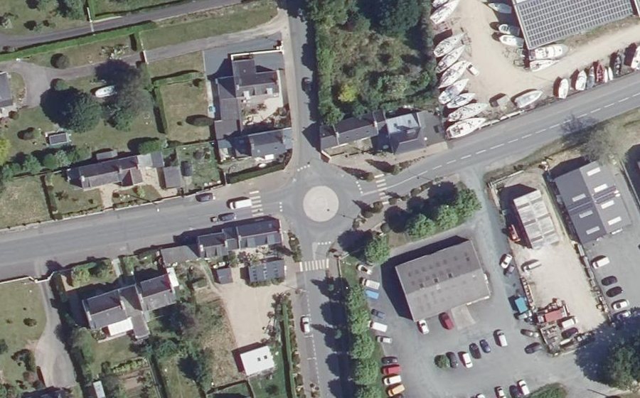 Vue aérienne du Rond-point anonyme n°507525942