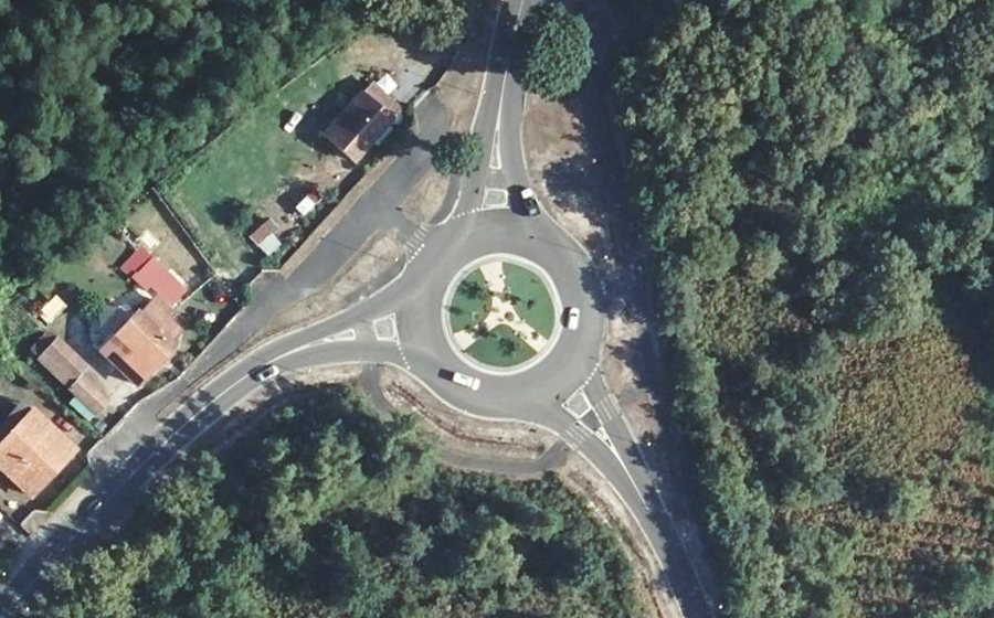 Vue aérienne du Rond-point anonyme n°507996557