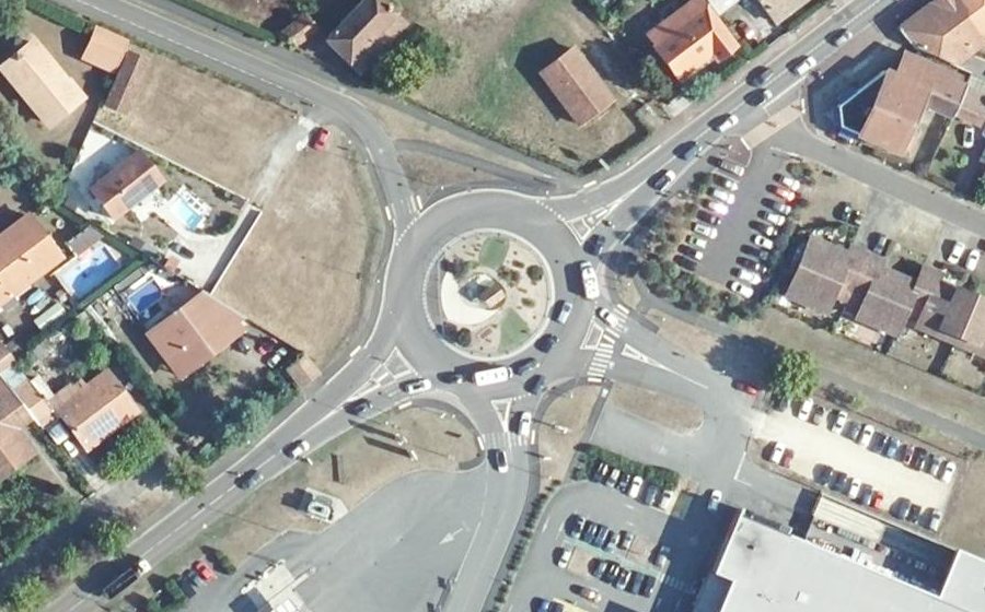 Vue aérienne du Rond-point anonyme n°507997835