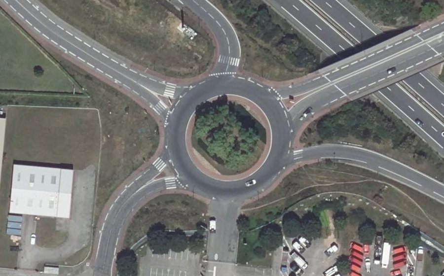 Vue aérienne du Rond-point anonyme n°5080180