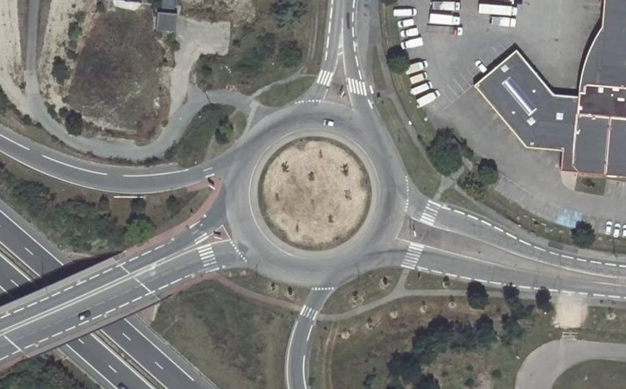 Vue aérienne du Rond-point anonyme n°5080181