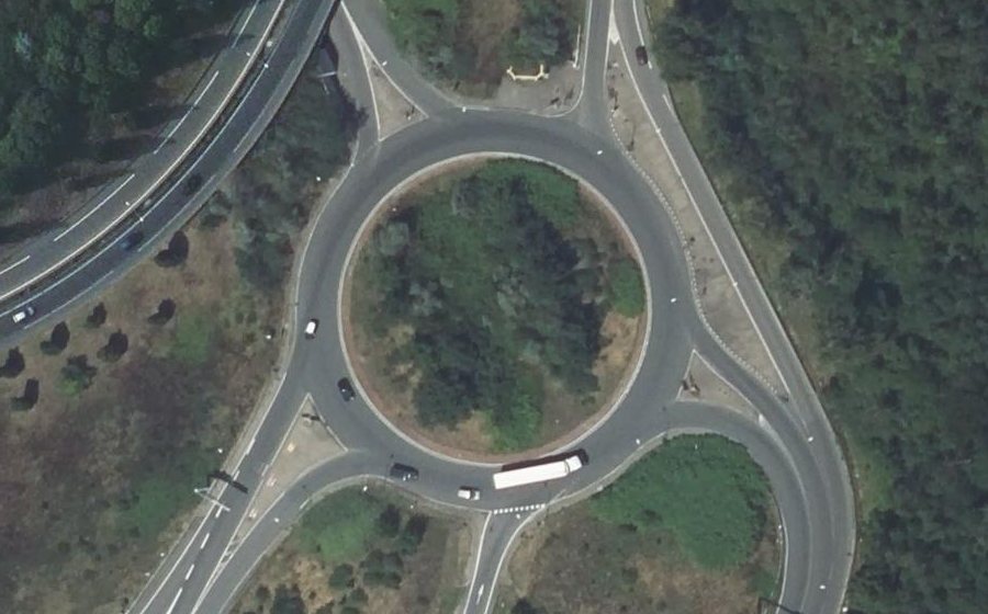 Vue aérienne du Rond-point anonyme n°5080419