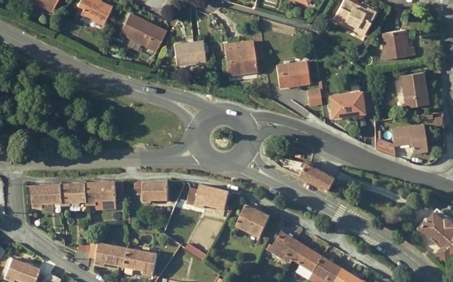 Vue aérienne du Rond-point anonyme n°50804463